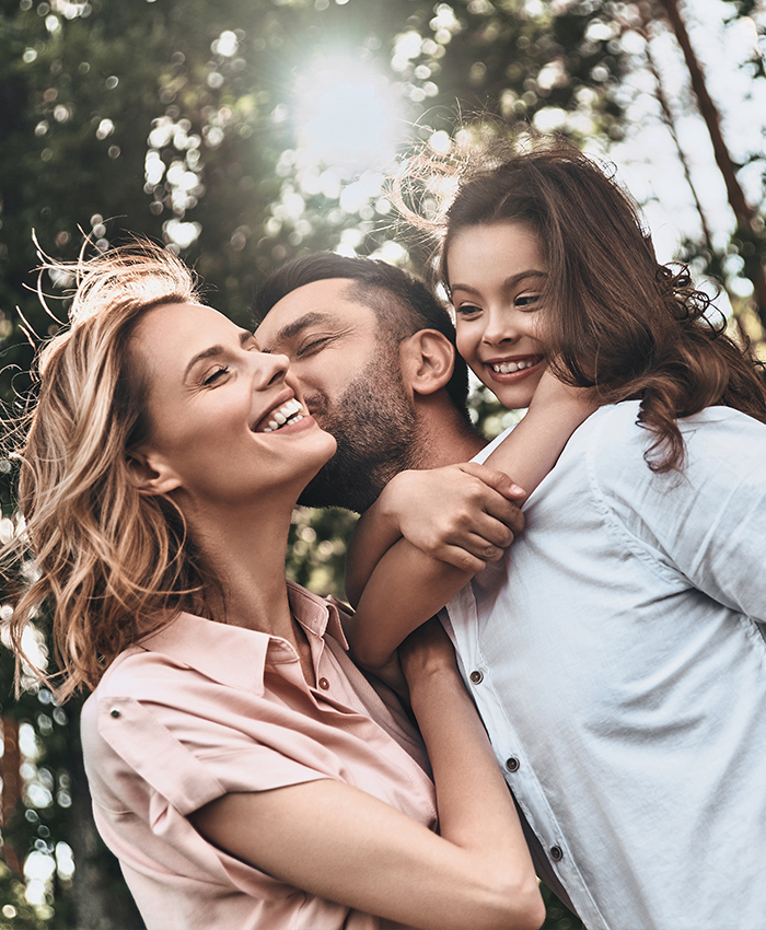 Familie glücklich in der Natur